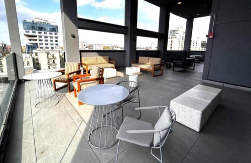 Queens Hotel | 3 Modern Urban Units | Close to Subway & Central Park | Rooftop Terrace