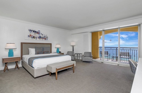 Central Beach Hotel | 3 Oceanfront King Suites Beach Access, Spa, Dining, Sky Bar