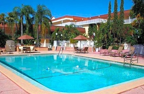 Tarpon Springs Hotel | 3-Star Hotel ∙ Quality Inn & Suites Tarpon Springs