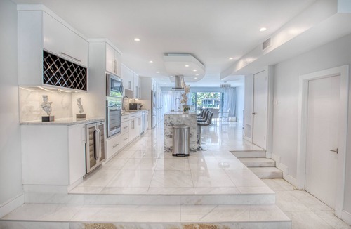 Spring Garden Villa | 3-story modern, home, with a large deck & jacuzzi overlooking the Miami River