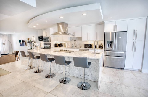 Spring Garden Villa | 3-story modern, home, with a large deck & jacuzzi overlooking the Miami River