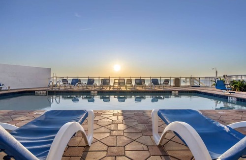 Seabreeze Park Hotel | 3 Units | Ocean View Stay with Parking and Pool Near Daytona Attractions