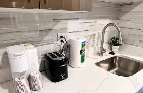 Logan Square Apartment | 303 Cozy and modern 1BR apartment in center City