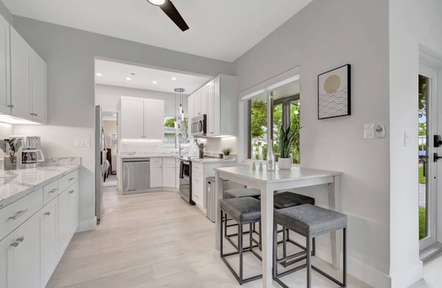 Delray Beach House | 312 | Heated Pool | Tiki Lounge | Putting Green | Freebee Cart |by DelrayNightly