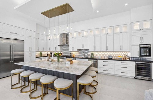 Delray Beach House | 335 | Walk to the Ave | Sleeps 25 | Pool & Spa | FreeBee Zone | by DelrayNightly