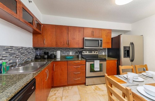 Brickell Condo | 3815 - Stunning Clean 3BR APT @Brickell, Free Parking