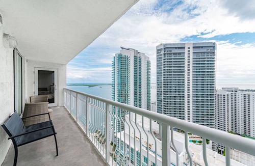 Brickell Condo | 3815 - Stunning Clean 3BR APT @Brickell, Free Parking