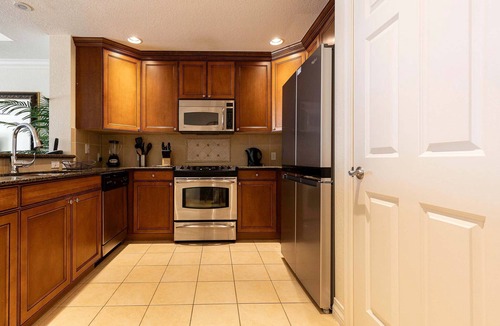 Reunion Apartment | 3BR Family Apartment for 8 Peaceful Residential Retreat