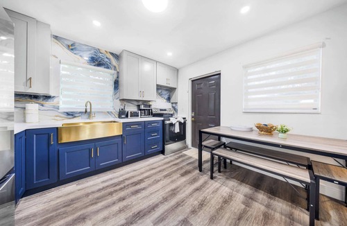 Seybold House | 3BR Miami Tree House | Airport·Beach·BBQ·FIFA.Sleeps11