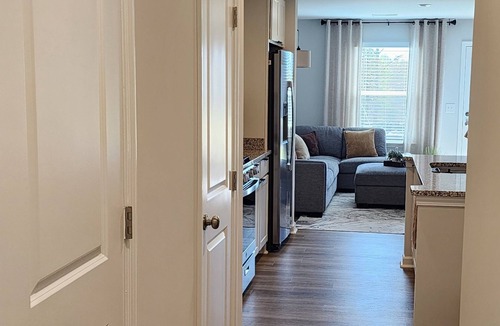 Arcadia House | 3BR Near BMW & Hospitals. Workspaces. Ideal for Long Stays