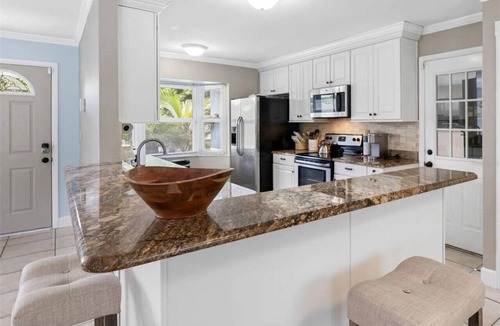 Greenbrook Estates Villa | 3BR | Saltwater Pool + Spa | Solar Heated | 9 Min to Airport | Sleeps 7