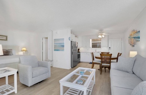 Bonita Springs Condo | 3RD FLOOR STUDIO | POOL-VIEW LANAI | KING BED | FREE PARKING | STEPS TO BONITA BEACH