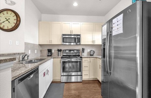 Kissimmee House | 4 BD/3 BA/Lucaya Village (25-108)