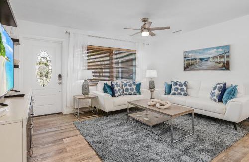 Central Naples House | 4 BDRMNaples LuxuryHtd PoolSuper-CleanPets ok