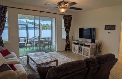 Port Malabar House | 4 bed 2 bath family friendly home in SW Palm Bay