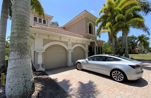 Vamo House | 4 bedroom, 6 bath, 10 min from Siesta Beach
