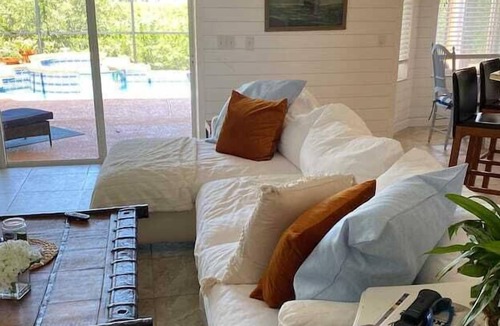 Vero Beach Apartment | 4 Bedroom 700679 by Houzlet