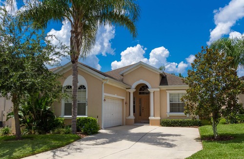 Calabay Parc Villa | 4 Bedroom Executive Villa with Pool & Spa, Games Room, Wifi and Large Garden
