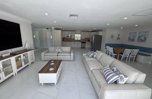 Melbourne Beach House | 4 Bedroom House on Indian River: dock, pool, beach access. Wheelchair friendly.