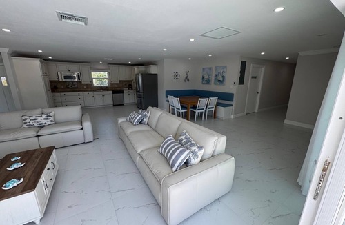 Melbourne Beach House | 4 Bedroom House on Indian River: dock, pool, beach access. Wheelchair friendly.