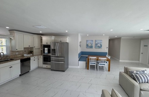 Melbourne Beach House | 4 Bedroom House on Indian River: dock, pool, beach access. Wheelchair friendly.