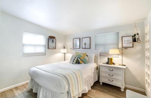 Naples Villa | 4-Bedroom Naples Home with Beach Gear, Bikes and BBQ, 10 Min to Naples Pier