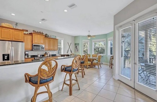 Siesta Key Village House | 4-bedroom townhome with pool and steps to beach close to village