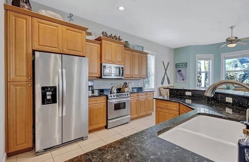 Siesta Key Village House | 4-bedroom townhome with pool and steps to beach close to village