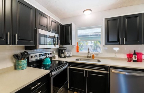 South Pinellas Community Council House | 4 Bedrooms/Heated Pool/Outdoor TV