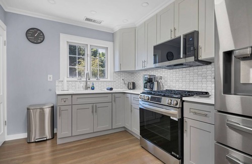 Norwalk Apartment | 4 BR VILLA, celebration welcome, No Cleaning fee