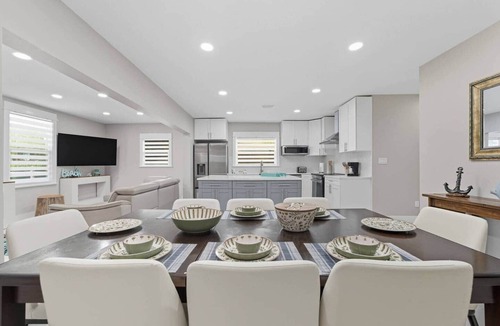 West Bradenton House | 4 Ensuites Pool 4 Parking Outdoor dining and grill