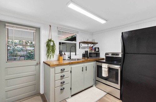 Rio Cottage | 4 Mi to Dtwn: Jensen Beach Cottage