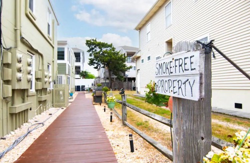 Dewey Beach Condo | 4 Nights Left -Perfect Family-Friendly Condo 5 Houses from the Ocean-Beach Block