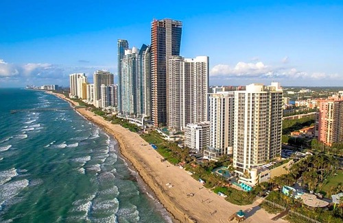 Sunny Isles Beach Hotel | 4-Star Hotel ∙ DoubleTree by Hilton Ocean Point Resort - North Miami Beach