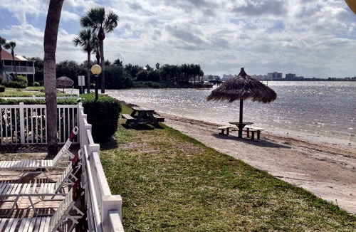 Bayview House | 4 Stars at the Beach!