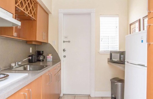 City Center Hotel | 4 Units | Ideal Family Suite in South Beach, Kitchenette, Pool & Ocean Nearby