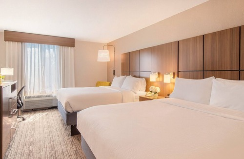 Tropic Hotel | 4 Units Near Melbourne Conference Center | Flexible Stays