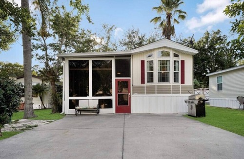 River Ranch House | 429b) Unique home in fun community!