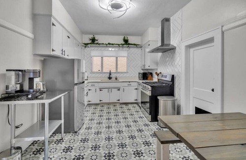 Downtown St. Petersburg House | 436 WHOLE PROPERTY · Downtown Historic District Estate (Home + Cottage)