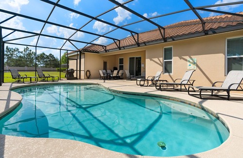 Loughman House | 4BD 3BA, 1 Level Resort Home with Private SW Facing Pool near Disney & Universal