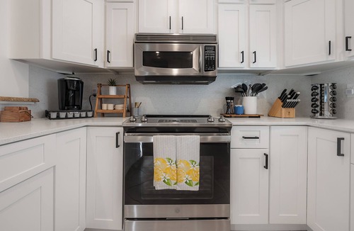 Vina Del Mar Island House | 4BR Family Oasis - Heated Pool - Walk to Beach