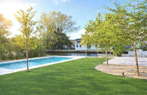 Northeast Miami House | 4BR NEW Riverside Modern Oasis Private Pool, Boat Dock, Grill & Best Location