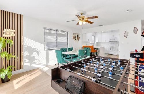 Flagami House | 4BR Oasis Near MIA - Jacuzzi - Games - BBQ
