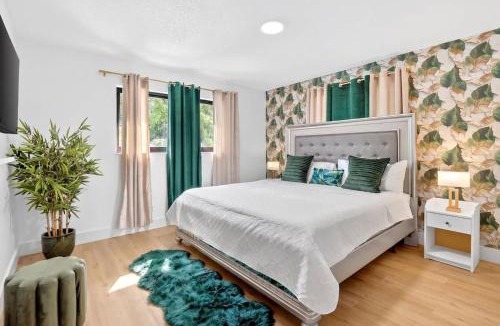 Flagami House | 4BR Oasis Near MIA - Jacuzzi - Games - BBQ