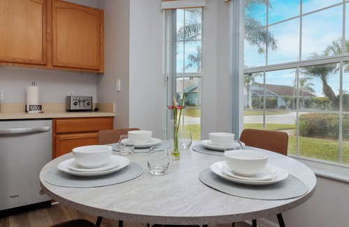 Tivoli Manor House | 4BR Quiet Getaway, Pool, Near Golf & Posner Park