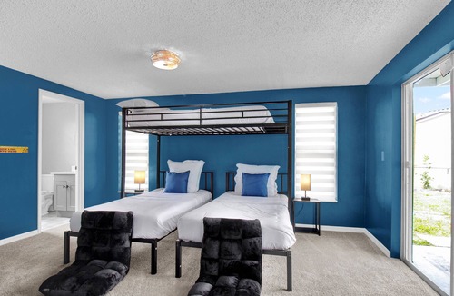 Seminole Apartment | 4BR Seminole