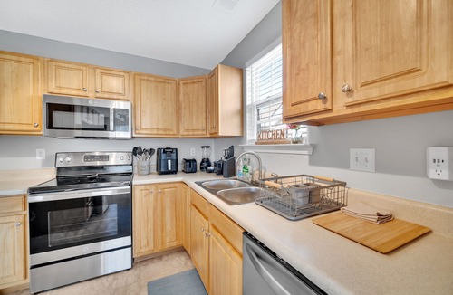 Huntcliff House | 4TVs★3Beds★Fully Stocked Kitchen★Spacious Getaway