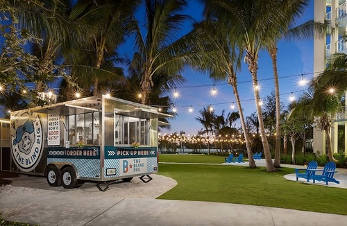 New Town House | 4x Pool View Two Queen Beds at The Gates Hotel Key West, Onsite Swimming Pool!