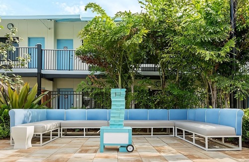 New Town House | 4x Pool View Two Queen Beds at The Gates Hotel Key West, Onsite Swimming Pool!