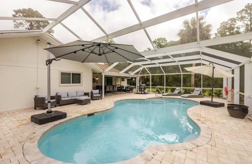 Rural Estates House | 5- bedroom house in brilliant Naples with AC, WiFi